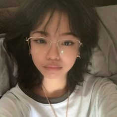 Classy Glasses Women, Thick Glasses Aesthetic, Pretty Asians With Glasses, Bayonetta Glasses Round Face, Clear Glasses Outfit, Glasses For Square Face Woman, Cute Glasses Aesthetic