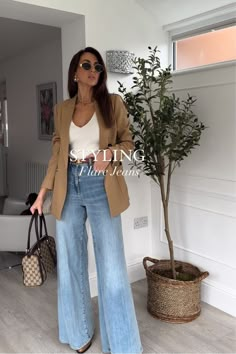 Tan Blazer Outfits Women Street Styles, How To Dress Up Casual Outfits, Casual Jeans And Blazer Outfits, Twill Blazer Outfit, Tan Blazer And Jeans Outfit, Ootd Fall 2024, Blazer With Flare Jeans, Jean Blazer Outfits For Women, Blazer Spring Outfits