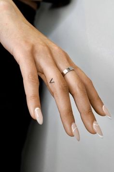 Minimalist Tattoo Ideas - 20+ Simplistic Tats That Are Insanely Cute - By Jessi Ann Finger Letter Tattoos, V Letter Tattoo, F Tattoo, Middle Finger Tattoos, V Tattoo, Minimalist Tattoo Ideas, P Tattoo, Finger Tats, Finger Tattoo For Women