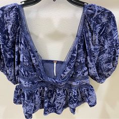 Brand New Free People Short Sleeve Velvet Lace Shirt Blouse Size S Retail $128 Blue Short Sleeve Blouse For Night Out, Chic Blue Blouse For Date Night, Chic Cropped Blue Blouse, Chic Blue Cropped Blouse, Elegant Cropped Blue Tops, Casual Blue Top For Date Night, White Boho Tops, Floral Peasant Blouse, Floral Tunic