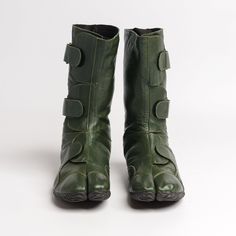 Mens Heeled Boots, Cama Closet, Green Leather Boots, Big Shoes, Tabi Boots, Tabi Shoes, Margiela Tabi, Custom Boots, Funky Shoes