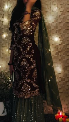 Mahira Khan Bin Roye Outfits, Poses For Wedding Guest, Desi Prom Dresses, Boys Pic Stylish Dp, Card Marriage, Long Frock Designs, Desi Wedding Dresses, Partywear Dresses