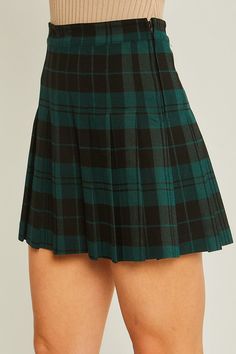 Plaid Has Never Been Out Of Style. Stay Trendy This Fall/Winter Season With This Beautifully Made Skirt. Features: Back Zipper, Plaid Print, And A Pleated Detailing. Green Plaid Skirt, Flannel Skirt, Green Flannel, Halloween 2024, Plaid Mini Skirt, Plaid Skirt, Green Skirt, Fall Fashion Outfits, Beautifully Made