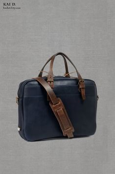 Made from vegetable-tanned leather. Handmade in France. Size: 38 cm x 28 cm x 6 cm Simple Backpack, Business Bag, Waxed Cotton, Vegetable Tanned Leather, Travel Accessories, Navy Blue, Backpacks, Navy, Wallet