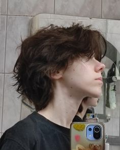 long hair guy, grunge skater fortnite alternative Mens Wolfcut Short, Cute Guy Haircuts Straight Hair, Fluffy Guy Haircuts, Long Hair And Glasses Men, Layered Men Hair, Idea Short Hair Styles, Hair Styles For Trans Men, Male Hair Inspiration, Long Ish Hair Men