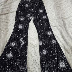 dark gray velvet sun & moon flares!
v soft & no noticeable flaws!

size: XS, fits tight on S

🔥MSG 2 REMOVE BOOST🔥
crosslisted!

💕tags 4 exposure💕
#wimsigoth #spacecore #egirl #baddie #mallgoth streetwear sportswear loungewear skater rave costume cosplay glam regency casual utility gorpcore twee coquette whimsygoth goth grunge futuristic retro emo cottage boho minimalist fairy western preppy kidcore indie avant garde y2k punk biker viral depop Futuristic Retro, Western Preppy, Kidcore Indie, Rave Costume, Rave Costumes, Streetwear Sportswear, Y2k Punk, Boho Minimalist, Grey Velvet