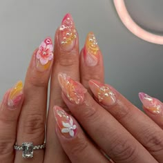 aesthetic flower summer nail inspo Jelly Flower Nails, Sculpted Flower Nails, Italy Inspired Nails, Pink Flower Nails, Tropical Nails, Cute Simple Nails, Summery Nails