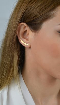 Modern Earrings Gold, Earrings Climbers, Unique Gift Ideas For Women, Gold Ear Climbers, Ear Climber Earrings, Crawler Earrings, Silver Ear Climbers, Ear Crawler, Ear Crawler Earrings