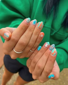 #nails #nailsofinstagram Simple Hawaii Nails Short, Manta Ray Nails, Utah Nail Ideas, Luminary Gel Nails, Halle Sandberg Nails, Beachy Nail Art, Surfboard Nails, Luminary Nails Design Short, Simple Hawaii Nails