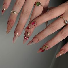 #nails #nailart Classy Nails 2024, Luxe Nails, Classy Acrylic Nails, Soft Nails, Almond Nail, Chic Nails, Pretty Acrylic Nails