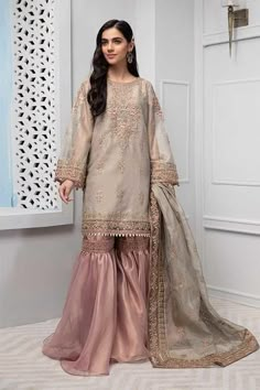 Organza Gharara Pakistani, Farshi Gharara Pakistani Simple, Gharara Suits Party Wear Pakistani, Net Garara Dress, Pakistani Garara Dresses, Garara Dress Indian Weddings, Latest Gharara Designs, Farshi Gharara Pakistani, Gharara Designs Pakistani