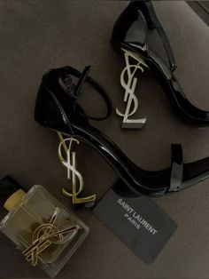 Ysl Aesthetic Runway, Saint Laurent Heels Aesthetic, Black Ysl Shoes, Ysl Black Heels, Ysl Heel Dream, Elegant Shoes Heels, Apple Watch Fashion, Ysl Heels, Fashion Shoes Heels