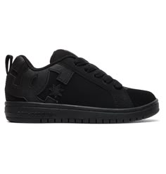 Dc Sneakers, Dc Shoes Women, Dvs Shoes, Grunge Shoes, All Black Shoes, Parents Love, Skate Shoe, Cool Shoes, Shoe Inspo