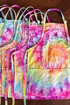 Rainbow Spiral Tie Dye Apron Tie Dye Birthday Party Ideas Food, Easy Tie Dye For Kids, Tie Dye Crafts For Kids, Tie Dye Theme Party, Tie Dye Party Decorations, Easy Tie Dye Patterns, Tie Dye Birthday Party Ideas