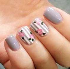 Super cute! Stripes Nails, Grey Nail, Unghie Nail Art, Floral Nail Art, Super Nails, Nail Swag, Gray Stripes, Nails 2024, Floral Nails