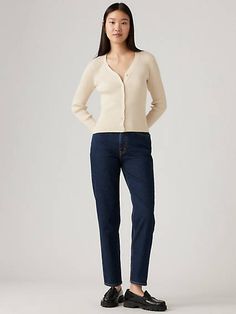 Moms have been coming through with iconic looks since day one, and their late-80s penchant for comfortable, high-waisted jeans is no exception. An elevated take on the timeless Mom jeans, these '80s Mom jeans are fitted with a high rise that's more relaxed through your thigh and calf and tapers at the ankle. A vintage-inspired fit updated with a flattering high waist Tapered leg for tailored style Front is slightly pitched forward, a vintage-inspired detail Hold the H2O: This garment was made us Mens Jeans Guide, 80s Mom, Levis Mom Jeans, Ribcage Jeans, Levis Outfit, Jean Mom, Tailored Style, Iconic Looks, Late 80s