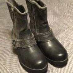 Clarks Size 6 W Black Leather Boots For Women With Dual Zip Closure For Quick And Easy On And Off, Soft Cushion And Silver Tone Hardware. Condition Is Pristine. Never Warned. Nwot Leather Boots For Women, Blue Suede Boots, Clarks Women, Slouchy Boots, Tall Riding Boots, Winter Ankle Boots, Winter Outfit Inspiration, Slip On Boots, Clarks Women's