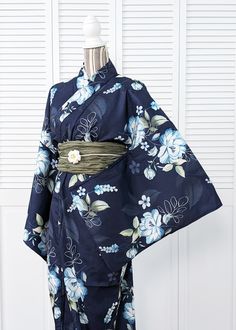 Japanese Yukata Kimono Plus Size - Blue Flowers in Navy Historical Japanese Kimono, Blue Japanese Kimono, Kimono Textile Pattern, Star Kimono Traditional, Blue Yukata Women, Blue Kimono Traditional, Japanese Yukata Women, Blue Kimono Outfit, Yukata Aesthetic