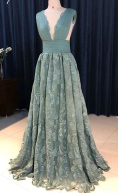 Green V-neck Bridesmaid Dress, Green V-neck Evening Dress, Green V-neck Gown For Banquet, Green V-neck Party Gown, Green V-neck Gown For Prom Season, Green V-neck Evening Dress For Wedding, Lace Clothing, Prom Evening Dresses, Gold Prom Dresses