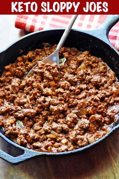 Keto sloppy joes served in a cast-iron skillet. Keto Sloppy Joes, Low Carb Sloppy Joes, Healthy Sloppy Joes, Tomato Paste Recipe, Carb Friendly Recipes, Paleo Gluten Free Recipes, Healthy Entrees, Homemade Sloppy Joes, Keto Beef Recipes