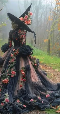 Witches Night, Victorian Lamp, Witch Costumes, Witch Dress, Ren Fair, Steampunk Wedding, Witch Costume, Fantasy Gowns, Fairytale Dress