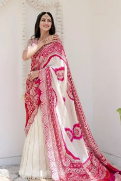 Bengali Traditional Look, Bengali Dress, Panetar Saree, Saree Inspiration, Bengali Saree, India Saree, Saree Wearing Styles, Simple Saree Designs, Indian Outfits Lehenga