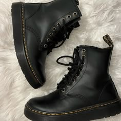 Brand New Without Tags! Black Martin Boots With Rubber Sole, Casual Black Boots With Lacing, Cute Doc Martens, 90s Doc Martens Outfits, Mcr Concert Outfit, Black Dress Corset, Doc Martin Outfits, Black Docs, Mcr Concert