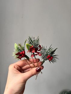 Bridal christmass tree & berries hair pins. Perfect for weddings, other celebrations or everyday look. The hairpins are made of preserved and dried flowers and other trinkets used for arranging :) It's a fragile natural material that can fall off, especially during transport. But it is not a fault of the product. Handle the product with care When stored in dry and dark place, our products last 3-5 years. We can also make you other matching accessories. Please message me for more information. :) Free shipping for orders over 53€ use code FREE2022---------------------------------------------------------------- IMPORTANT SHIPPING INFO STANDART SIPPING Latvia: 1-5 days United States: 5-12 days USPS service. Europe: 15-20 days Canada:15-20 days 🔴Australia 🔴Important information we do not send Holly Hair Piece, Christmas Wedding Hair, Berry Hair, Wedding Hair Piece, Christmas Hair, Wedding Hair Pins, Winter Flowers, Flower Hair Pin, Wedding Hair Pieces