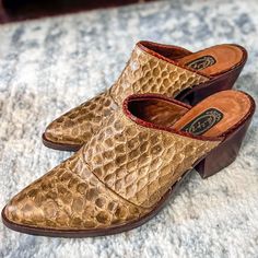 Nwot Salpy Dallas Snakeskin Mules Clogs Tan / Brown With Red Piping Size 7 Originally Priced At $450 (Can Check Salpy's Website If You Search "Dallas") No Box Or Tags, Unfortunately, But In Pristine Condition!! Heel Height: 2" Brown With Red, Western Shoes, Slippers Socks, Dressy Casual Outfits, Beautiful Boots, Swag Shoes, Shoes Socks, Slipper Socks, Fall Winter Style