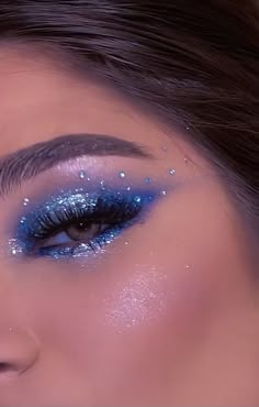 Midnights Era Tour Makeup, Make Up Ideas Euphoria, Silver And Blue Eyeshadow Looks, Midnight Make Up Taylor Swift, Makeup Ideas Rave, Midnights Makeup Look, Midnights Ts Makeup, Euphoria Birthday Makeup, Euphoria Theme Makeup