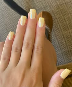 April Nail Colors, Yellow Chrome Nails, Acrylic Nail Colors, April Nails Ideas, Nude Baddie Nails, Nail Colors 2023, Yellow Chrome, Nail Polish Nails, Nails 2023 Trends