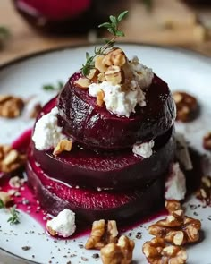 Rustic Beet and Goat Cheese Stacks with Walnut Thyme Vinaigrette French Apple Tart Recipe, Solstice Dinner, Crowd Pleaser Appetizers, Thyme Vinaigrette, Strawberry Mango Salsa, Lobster Cream Sauce, Maple Roasted Carrots, Sweets For Diabetics, French Apple Tart