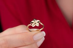 Our dainty flower ring is 14k solid gold. It has a minimalist and dainty style, you can use it everyday. At the top, it has dainty five leaf flower that looks fascinating.  When you think of this dainty flower ring as a gift for your loved ones, it will be a great gift choice. Our gold ring makes happy your loved ones on their birthdays, graduations, anniversaries, mother's day, valentine's day, or women's day and also as a Christmas Gift! :) 🎁 If you want, you can add a gift note for your loved ones. It arrives in a special jewelry gift box. ✨ We respond to your questions happily. Your question will be answered within 24 hours. Do not hesitate to contact us. 💎 I hope you have a lot of Onseva's designs. :) a.b. Minimalist 14k Gold Flower-shaped Jewelry, Minimalist 14k Gold Jewelry With Flower Shape, Minimalist 14k Gold Flower Shaped Jewelry, Minimalist Yellow Gold Flower-shaped Rings, Rose Gold 14k Gold Flower Ring As Gift, Gift 14k Gold Flower Ring, 14k Gold Flower Shaped Ring For Gift, Elegant Stackable Flower Rings For Gift, Elegant Stackable Flower Rings As Gift