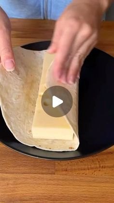 Tiktok Tortilla Wrap Hack, Tortilla Wrap Ideas, Tortilla Recipe Ideas, Breakfast Tortilla, Optavia Lean And Green, Easy Cheese, Tortilla Recipe, Lean And Green, Wrap Recipes