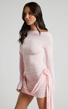 Chic Pink Mini Dress For Night Out, Chic Pink Stretch Mini Dress, Feminine Stretch Dress For Evening, Flirty Bodycon Dress For Prom, Pink Stretch Evening Dress, Feminine Pink Stretch Mini Dress, Pink Stretch Mini Dress Feminine Style, Feminine Mini Dress For Party, Pink Stretch Midi Dress For Evening