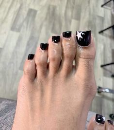 Black Toes And Nails, Black Toe Nails With Design, Black And White Toe Nails, Black Acrylic Toes, Black Toe Nails, Black Toes