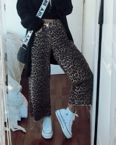 Leopard Print Culottes Outfit, Comfy Fashion, Edgy Outfits, Mode Inspiration, Cute Casual Outfits, Daily Outfits, Everyday Outfits, New Outfits