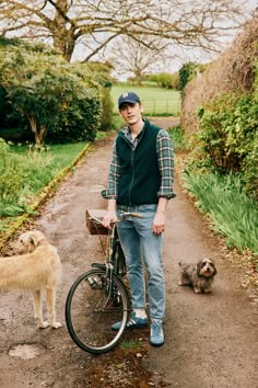 Men Preppy Outfits, Exploring Outfit, Countryside Fashion, Man Bike, House Clothes, Cycling Fashion, Sharp Dressed Man, Old Money