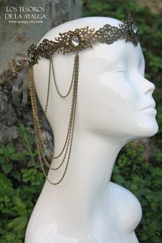 renaissance crown over brass base can be adjust on the back with a ribbon Find the amazing dress on Elficwear shop https://www.etsy.com/es/listing/268039928/elven-princess-dress?ref=shop_home_active_16 Photo : https://www.facebook.com/EleanArt/?fref=ts ABOUT SHIPPING ⋆ All our items are made to order ,normally we ship in about 4-10 days after we recieve the payment , if for some reason we would need more extra time we will inform you by conversation . All our pieces are nicely and security packe Vintage Gold Crown Headpiece, Regal Gold Headpiece For Wedding, Regal Gold Headpieces For Weddings, Regal Gold Wedding Headpiece, High Crown Gold Headpiece For Festival, Gold High Crown Headpiece For Festivals, Gold Crown With Pinched Shape For Festivals, Handmade Gold Headpiece With Pinched Crown, Regal Teardrop Crown Jewelry For Party