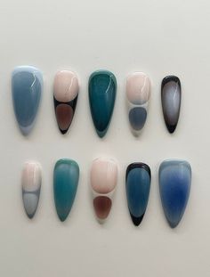 Blue French With Design, Aura Circle Nails, Simple Minimalistic Nails, Brown Blue Aura Nails, Cool Simple Nail Art, Jelly Nails Summer, Bare Nails With Design, James Turrell Nails, Blue And Pink Aura Nails