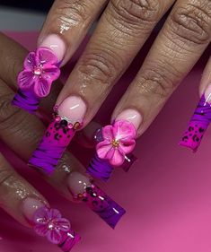 instagram:@ naillsxruby Gal Nails, Nail Piercing, Abstract Nails, Acrylic Toes, Weak Nails, Y2k Kawaii, Acrylic Nail Ideas, Style Nails, Short Square Acrylic Nails