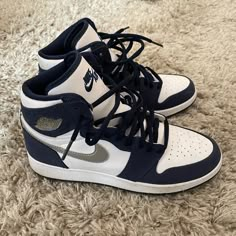 Midnight Navy High Top Jordan Nike. Size 6y > Womens 7.5. Price Firm** Jordan 1 High Top, Pretty Sneakers, Navy Blue Shoes, Nike Shoes Girls, Nike High Tops, Nike Fashion Shoes, Expensive Shoes, Nike High, All Nike Shoes