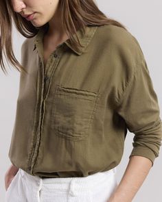 Womens' plain cotton double-fabric shirt. Long sleeves, shirt collar, and visible button placket. Chest patch pocket. Olive Green Shirt, Cotton Shirts Women, Woman Shirt, Mens Vest, Shirt Collar, Button Placket, Fabric Cotton, Capsule Wardrobe, Summer Collection