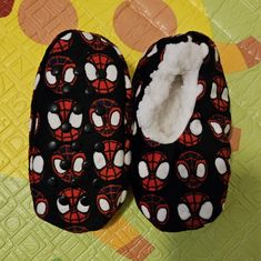 Size 2t-3t Cradle Your Feet In Huggable Comfort With These Spiderman And Friends Slipper Socks. This Stylish Design And Soft Babba Inner Will Keep Your Feet Toasty All Season Long. The Foam Bottom Adds An Extra Bounce To Your Step While Safetydots Non-Slip Grippers Keep You From Sliding! Soft Outer Shell And Sherpa Inner Create Pillow-Soft Comfort. Safety Dots Bottom Grippers Help Prevent Slipping. Easy-To-Care-For Material Is Machine Washable. Winter Non-slip Black Socks, Cute Black Non-slip Socks, Black Warm Socks, Playful Black Winter Socks, Fun Winter Non-slip Socks, Fun Non-slip Winter Socks, Playful Black Non-slip Socks, Marvel Shoes, Toddler Slippers