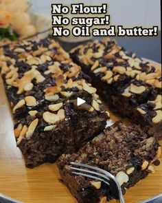 no flour, no sugar, no oil and butter chocolate brownies with almonds