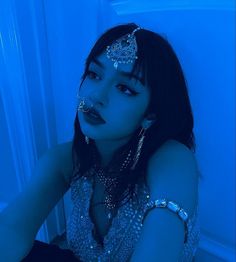 #aesthetic #indian #Indiangirlss<3 #beauty Indian Woman Hairstyle, Desi Pfps Aesthetic, Desi Aesthetic Pfp, Excited Aesthetic, Blue Indian Aesthetic, Indian Goth, Indian Pfp, Indian Baddie