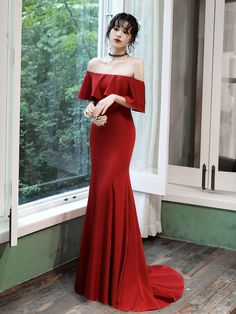 Red Long Elegant Dress, Korean Red Dress Party, Frocks For Party, Red Color Party, Off Shoulder Party Dress, Red Formal Gown, Dress Red Long, Formal Dress Party, Fashion 30s