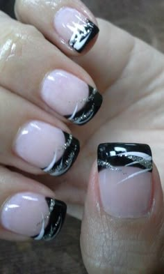 Black And White Short Nails, Goth Acrylic Nails, Old School Nails, White Short Nails, Y2k Black And White, Nail Art Set, White Nail Art, School Nails