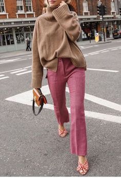 Fashion, style, fashionblogger Look Rose, Cooler Style, Pink Trousers, Moda Chic, Fashion Blogger Style, Pink Pants