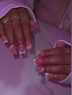 There's a new beauty trend taking over Instagram and it's absolutely stunning. Say hello to "quartz nails". Fall Color Nail Designs, Short Fall Acrylic, Unique Fall Nails, Fall Themed Nails, Nails Early Fall, Fun Fall Nails, Late Summer Nails, Trending Fall Nails, Gel Nails Easy